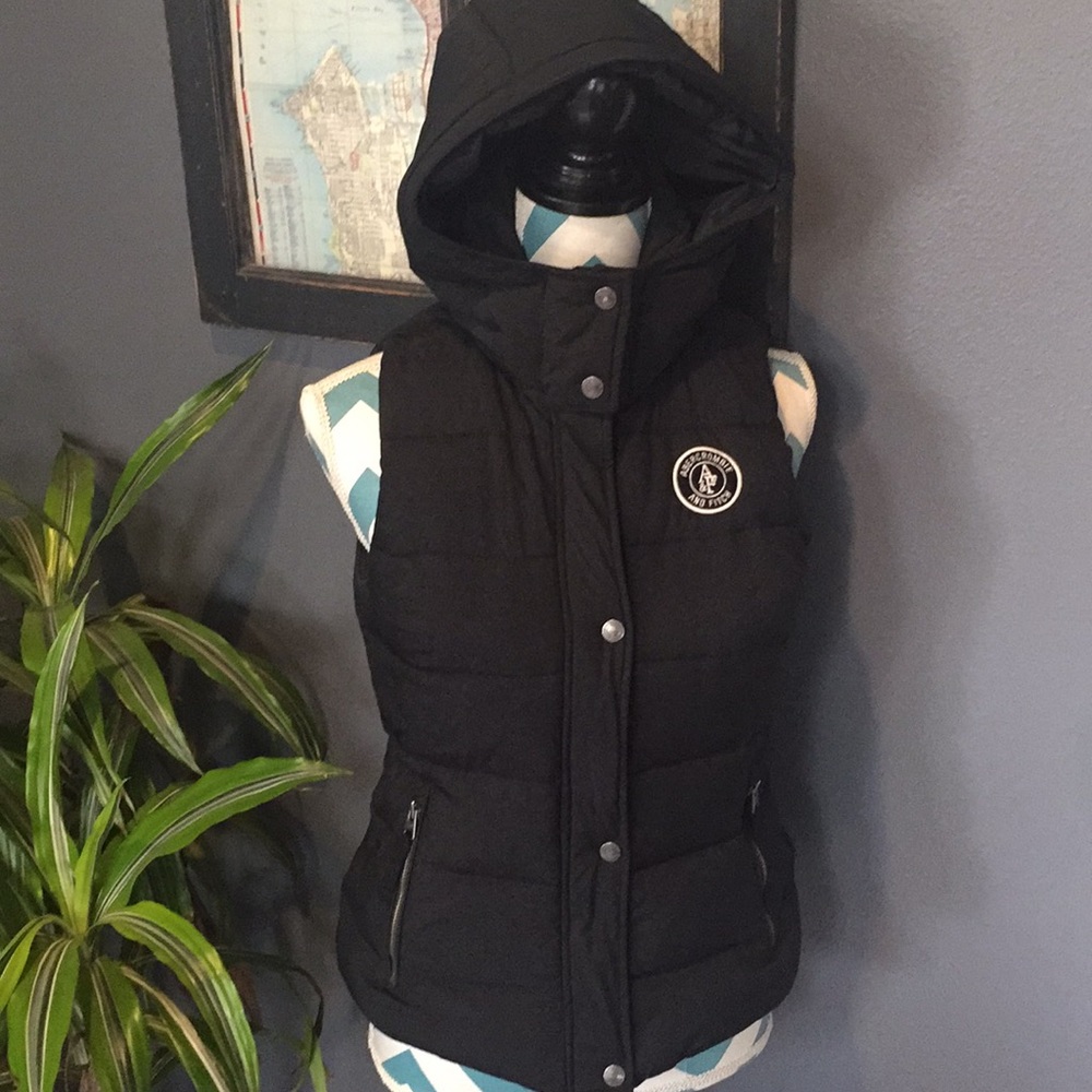 Abercrombie Black puffer vest
